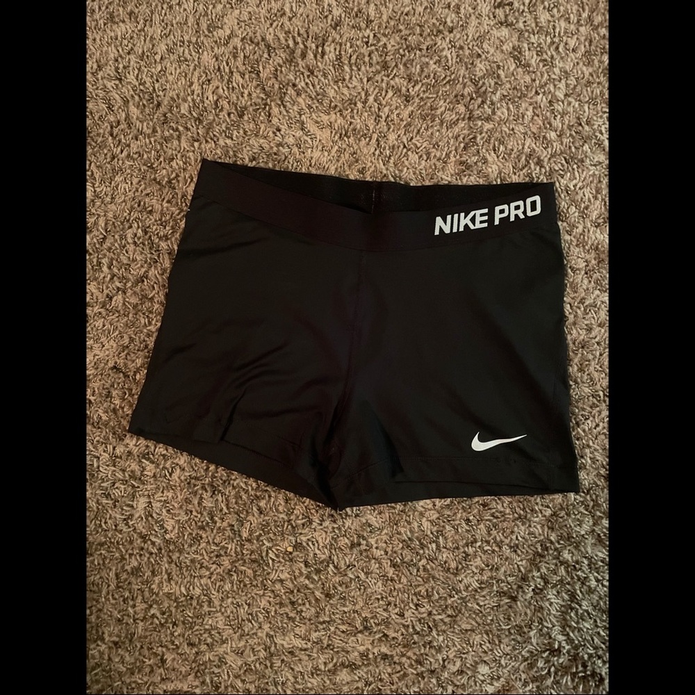 Nike Dri Fit Compression shorts 💫